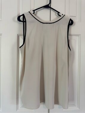 LOFT Sleeveless Flowy Top